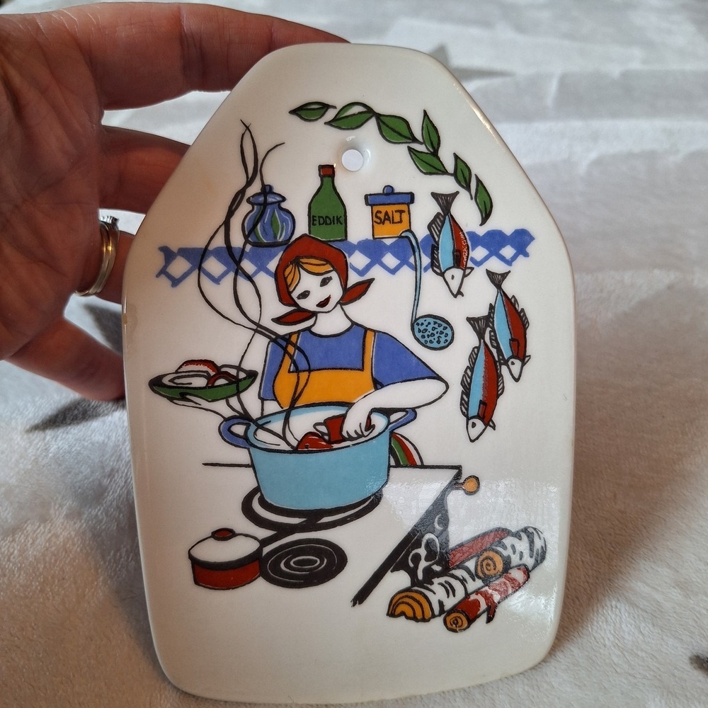 Vintage Norwegian‎ Figgjo Flint Torskefisk Wall Plaque Woman Cooking Kitchen
